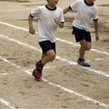 運動会のリレー、ゴール直前で“手を抜く”子どもにどう指導する? 現役教師が実践する練習での「声掛け」とは