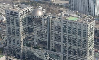 政治部は圧倒的に男性記者が多く、政治家も男性ばかり だからハラスメントが蔓延する
