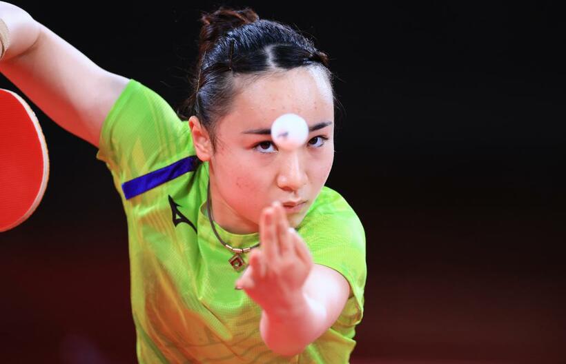 卓球女子団体の決勝に出場する伊藤美誠（C）朝日新聞社