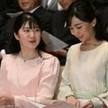 〈あのときの話題を「再生」〉愛子さまのメイクの目元が女性らしく華やかに! 「完璧メイク」の佳子さまに、オリエンタルメイクが「神秘的」な元皇族は?
