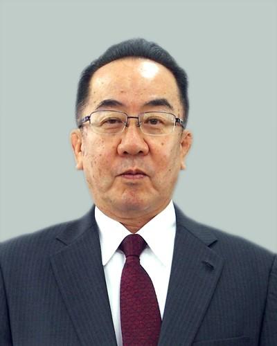 「ガールズスナック」に政治資金を使っていた沖縄担当相の西銘恒三郎氏（C）朝日新聞社