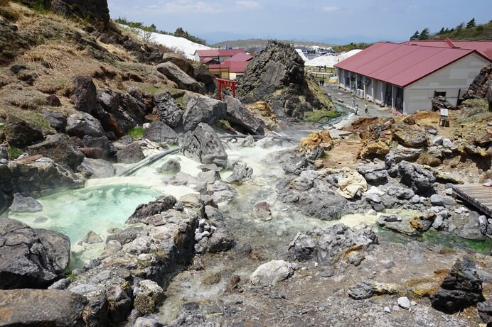 全国屈指の高地で豊富な湯量を誇る「須川高原温泉」