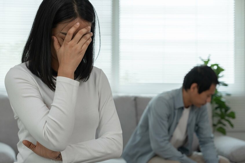 家事シェアをめぐってぶつかる夫婦は多い。写真はイメージ(GettyImages)