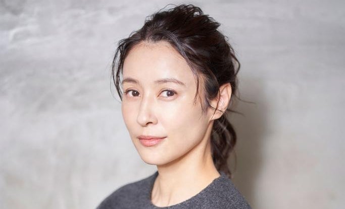 水野美紀が明かす「ザ・マスクド・シンガー」の裏側と、わが子のオリジナルソングの驚くべきクオリティー | AERA dot. (アエラドット)