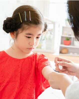 子どもの皮膚トラブルは夏に急増！　医師に聞く、悪化を防ぐ「親子デイリーケア」の方法とは？