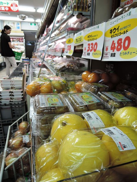 輸入フルーツの値段もじわじわ上がり始めている　（c）朝日新聞社　＠＠写禁