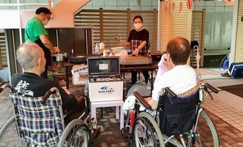「紙、食べないでください。ヤギですか」認知症の入居者への言葉に耳を疑った 介護「カスハラ」の背景に人手不足と質の低下