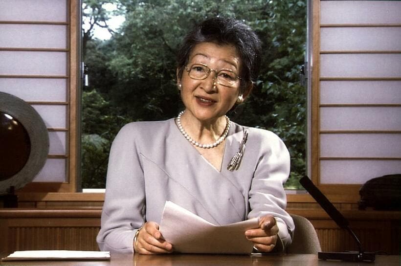 ９８年、国際児童図書評議会世界大会に向けてビデオメッセージで語る美智子さま（宮内庁）