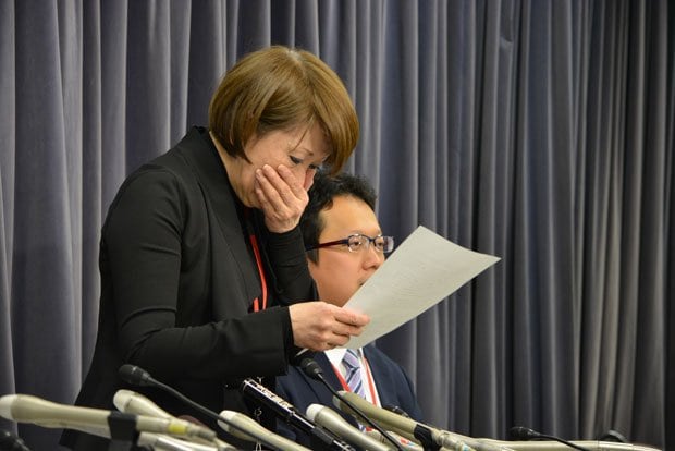 倒産会見を行ったてるみくらぶ　（ｃ）朝日新聞社