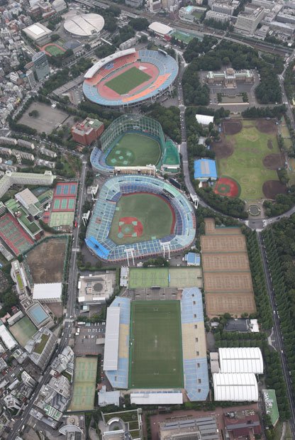 解体までのカウントダウンが始まる現国立霞ヶ丘競技場。５０年間、日本のスポーツ史を作ってきた「遺産」が生まれ変わろうとしている　（c）朝日新聞社　＠＠写禁
