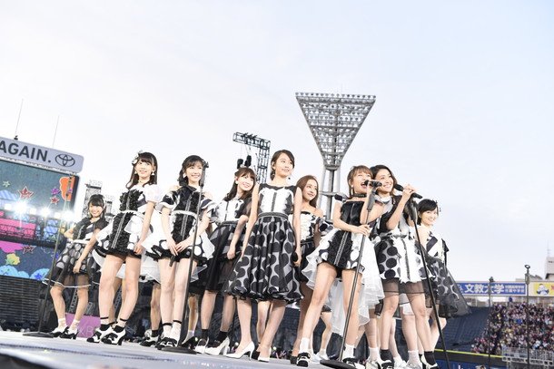 AKB48 高橋みなみ卒業コンサート 前田敦子ら新旧メンバー駆けつける「ここにいるメンバーにAKB48の未来を託します」