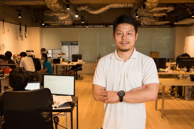 中西敦士さん（３３）／トリプル・ダブリュー・ジャパン　代表／慶應義塾大学卒業後、会社員や青年海外協力隊を経て２０１５年に会社設立。著書に『１０分後にうんこが出ます　排泄予知デバイス開発物語』（新潮社）（撮影／写真部・大野洋介）