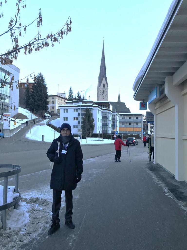 町に雪はほんの少ししか残っていませんでした／１月２２日、スイス・ダボスで