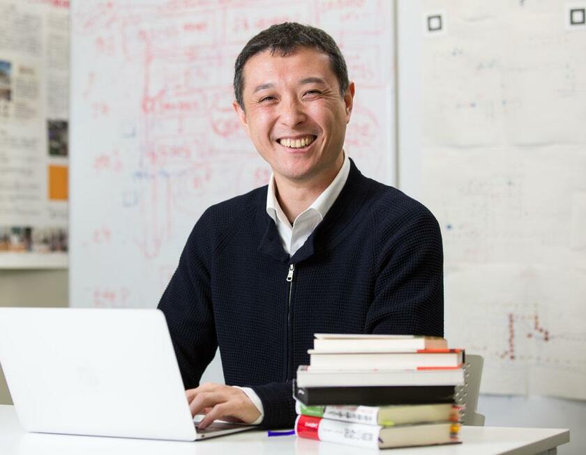 東京大学特任准教授　吉村有司さん（４３）／建築とコンピューターサイエンス両方の分野に精通する。「これからの時代はますますまちづくりにサイエンスが必要になる」（撮影／写真部・片山菜緒子）