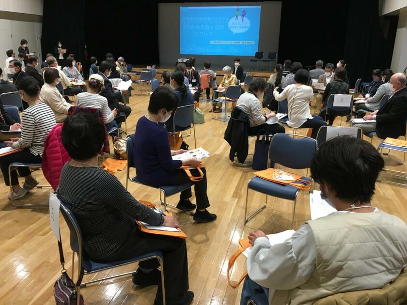 虐待予防研修は同団体と江東区の協働事業。気になる子を見つけた時、参加者同士が相談し合えるネットワークづくりも目的だ（撮影／有馬知子）