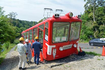 「ポッポの丘」で保存展示されている、大山観光電鉄のケーブルカー「たんざわ号」(C)朝日新聞社