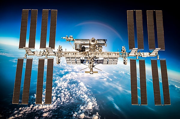 ロシア、アメリカ、カナダ、日本、そしてヨーロッパ各国が参加する国際宇宙ステーション計画