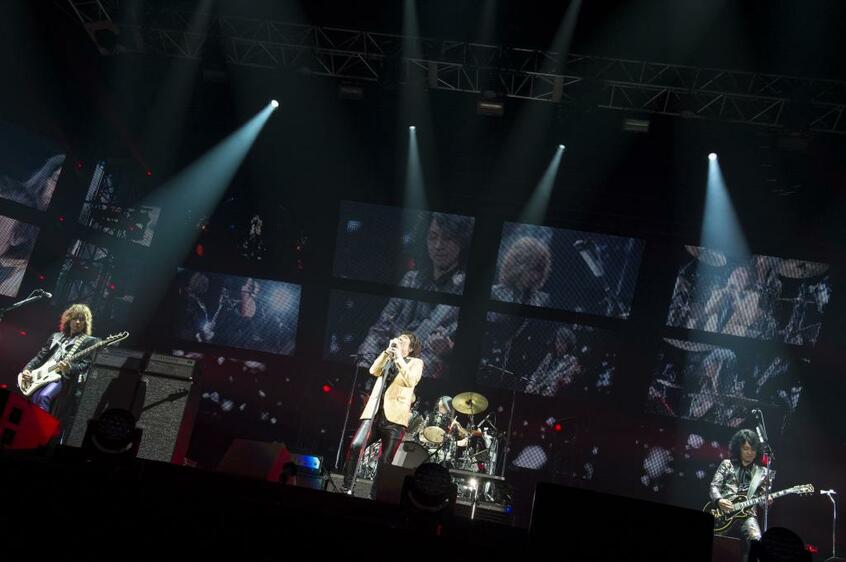 2016年5月、16年ぶりとなるアリーナツアー「THE YELLOW MONKEY SUPER JAPAN TOUR 2016」の初日は国立代々木競技場で行われた(撮影/Mikio Ariga)