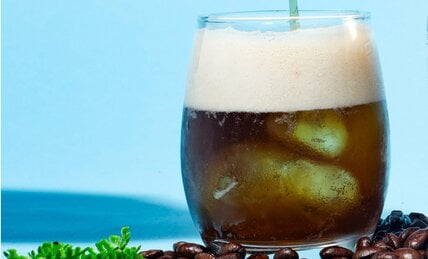 「ここ数年でトップクラスにヤバい」…SNSで物議をかもす「炭酸コーヒー」は売れるのか？　開発者に聞いた“本音”