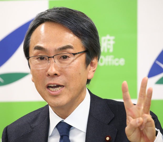 しばらく見ないうちに顔がすっきりした石原伸晃経済再生相　（ｃ）朝日新聞社