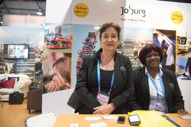 左の女性が、ヨハネスブルク市広報PRマネージャのローラ氏。（ダーバンICC・南アフリカ　2016年／Durban ICC,South Africa 2016）