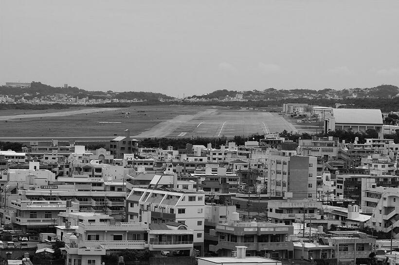 嘉数高台公園から見た普天間基地