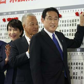 「夏祭りでの振る舞い」で違いがわかる 自民党の強さの秘密は“ひとたらし”