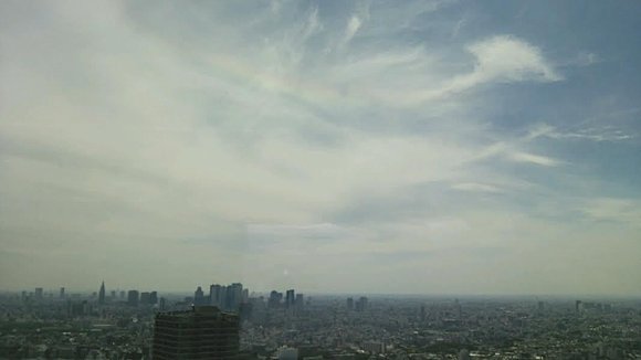 東京・池袋の空に出現した環水平アーク（２２日午後１時頃撮影）