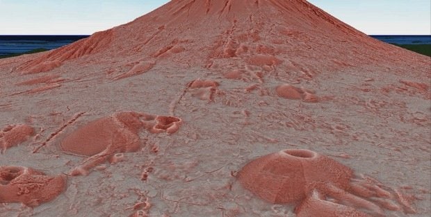 富士山にある側火山がリアルな形で浮かび上がる赤色立体地図。（提供：国土交通省　富士砂防事務所）
