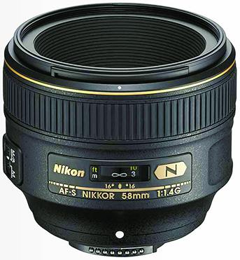 ニコン AF-S NIKKOR 58mm f/1.4G。「ニッコールレンズ千夜一夜物語」の著者である佐藤治夫さんの設計。スナップやポートレート撮影でファンが多い。「画角と軽さ、画質、ボディーとのバランスのよさ」（大和田良）