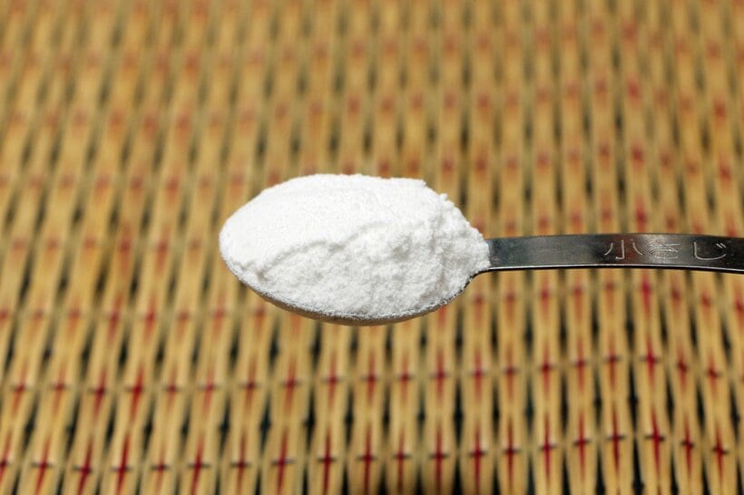 味の素「お米ふっくら調理料」。ベーキングパウダーのようだ＝米倉昭仁撮影