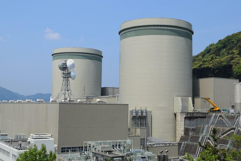 今後稼働する可能性がある原発ではもっとも古い高浜原発1号機（手前、1974年運転開始）と2号機（75年運転開始）