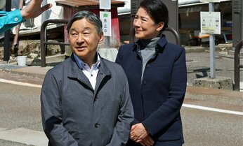 〈被災者に心寄せる皇室〉天皇陛下と雅子さま 能登半島地震の被災地をふたたび訪問 「さらに低い姿勢」に見える“令和流”