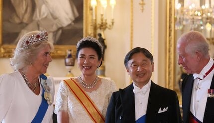 英国王の晩餐会 笑顔の皇后雅子さまの頭上で輝く花とダイヤの宝冠は「初めて」の「第二ティアラ」 | AERA dot. (アエラドット)