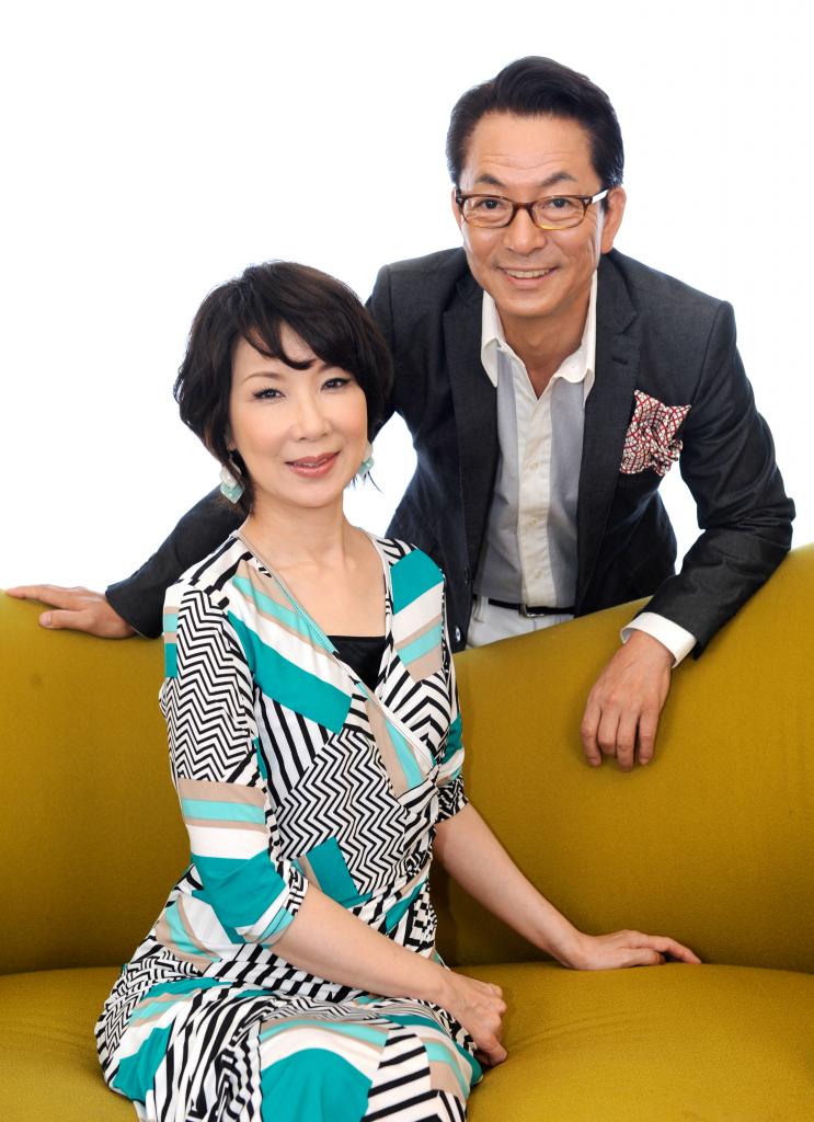 伊藤蘭（左）と水谷豊夫妻（C）朝日新聞社
