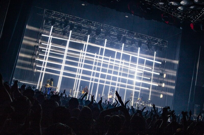 HYUKOH、新作を引っさげた来日ツアーが超満員で終了　斬新な照明演出にも注目