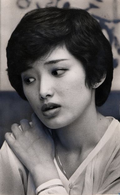 物憂げな表情も魅力だった山口百恵さん　（ｃ）朝日新聞社