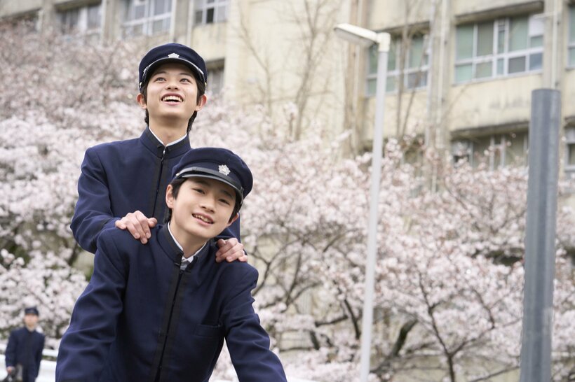映画「国宝」で吉沢亮と横浜流星それぞれの子ども時代を演じた黒川想矢、越山敬達　©吉田修一／朝日新聞出版　©2025映画「国宝」製作委員会