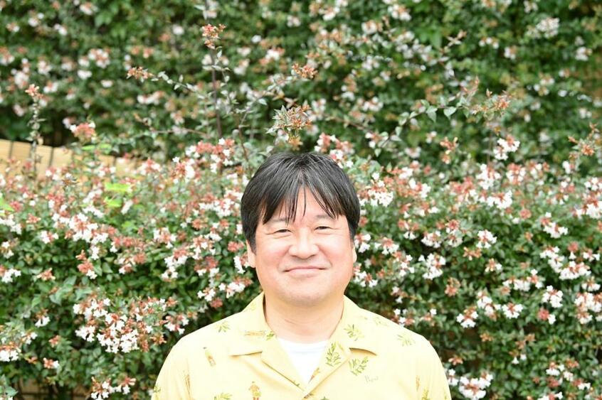 初コラム集『心のおもらし』を出版した俳優・佐藤二朗さん(撮影/写真映像部・東川哲也、ヘアメイク/今野亜季(A.m Lab)、スタイリスト/鬼塚美代子(アンジュ))