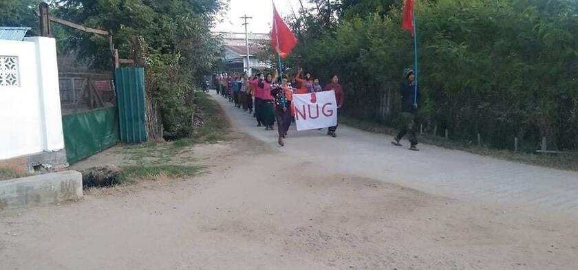 中部マンダレーに近い村で起きたデモ。いまでも抗議のデモは続いている( Khit Thit Media）