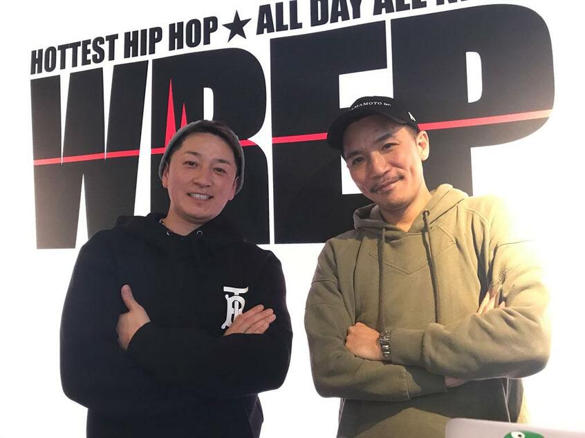 Zeebra(ジブラ)/東京を代表するヒップホップ・アクティビスト。ヒップホップ専門ネットラジオ局「WREP」では生放送「LUNCHTIME BREAKS」(平日12~14時)のMCを、テレビ朝日「フリースタイルダンジョン」(毎週火曜日深夜1時26分~)ではオーガナイザー兼メインMCを務める。写真は1月29日、Zeebraのラジオ番組にゲスト出演した福岡ソフトバンクホークスの川島慶三選手(撮影/品田裕美)