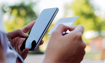 デジタル庁幹部が実名証言 携帯電話契約の本人確認「マイナンバーカードで一本化するわけではない」