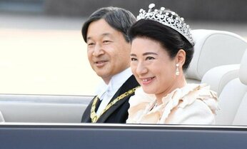 【写真特集】雅子さま涙の即位パレード 沿道に祝意の12万人 「令和」スタートから5年