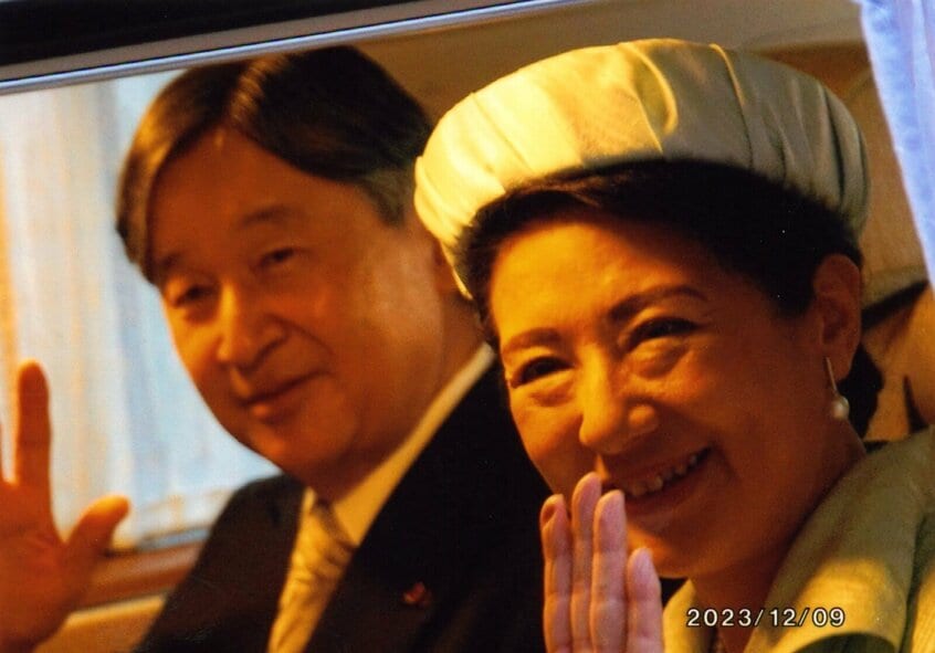 2023年12月9日、雅子さまの60歳の誕生日の時の天皇陛下と雅子さま(白滝さん提供)