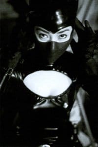 セクシーな怪盗三姉妹が活躍する映画「キャッツ・アイ」（1997年・林海象監督）撮影時の稲森いずみさん。コンタックスIIIを買った直後なのでうれしくて、よく撮っていたという