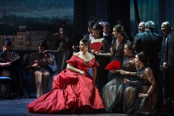 ヴァレンティノの衣装が彩る、ソフィア・コッポラ演出の特別な『椿姫』2週間限定上映