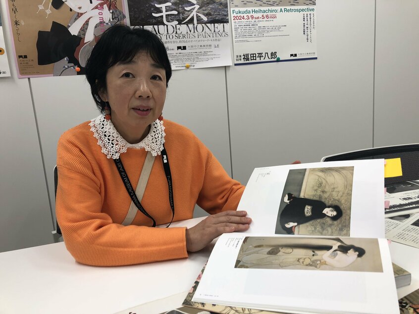 大阪中之島美術館の学芸員である小川知子
