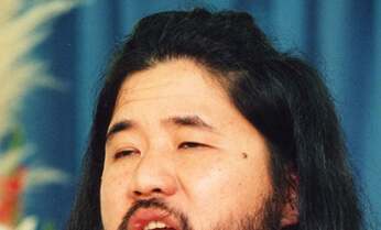 麻原死刑囚の元弁護士が語った疑問 元信者「死刑のニュース速報で震えが来た」 埋葬先が聖地化?