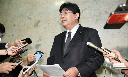 国会前夜にラブホテル　オタクの星・山田太郎議員　不倫は認めても「現金は支払っていない」