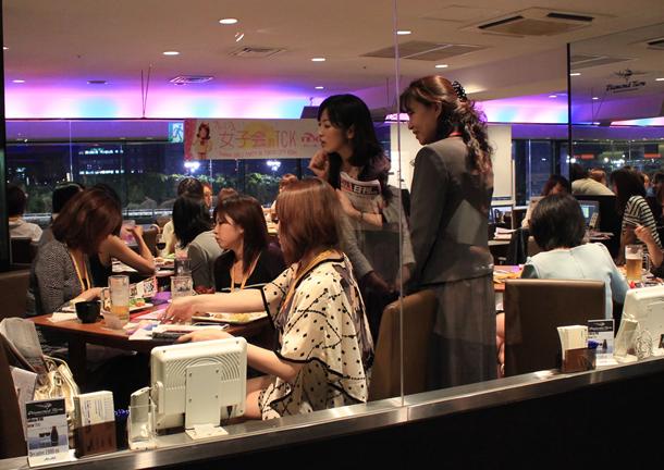 競馬観戦型レストラン「ダイアモンドターン」での「TCK女子会」は人気イベントのひとつ
<br />